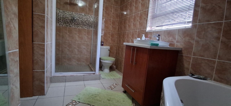 3 Bedroom Property for Sale in Haven Hills Eastern Cape